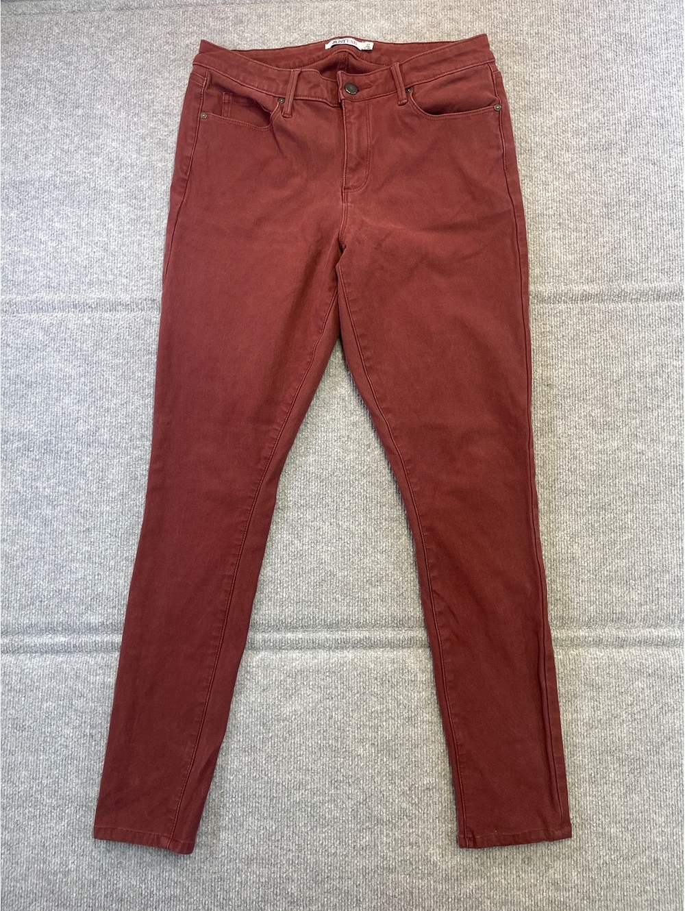 JustFab Women's Size 32 Maroon Red Skinny Pants Denim Jeans Stretch 5-Pocket